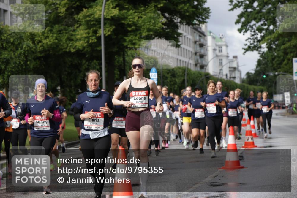 14.06.2026 - REWE Women's Run Jannik Wohlers http://msf.ph/oto/9795355 14.06.2026 09:09:32 Laufen 11383, 10415, 11013, 10390, 3, 1 meine-sportfotos.de