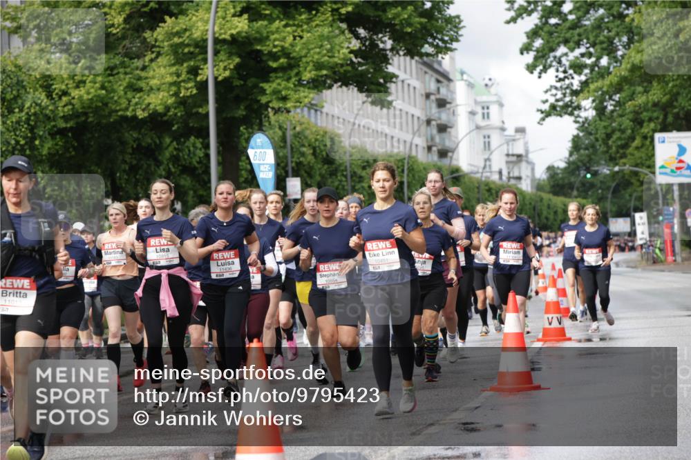 14.06.2026 - REWE Women's Run Jannik Wohlers http://msf.ph/oto/9795423 14.06.2026 09:09:35 Laufen 11013, 57, 10815, 11436, 6, 00, 10554, 10451, 1 meine-sportfotos.de