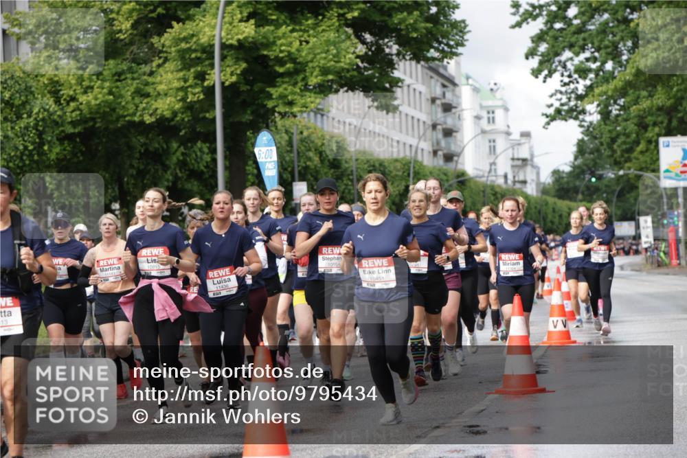 14.06.2026 - REWE Women's Run Jannik Wohlers http://msf.ph/oto/9795434 14.06.2026 09:09:35 Laufen 13, 10815, 11436, 6, 00, 10554, 0291, 10451 meine-sportfotos.de