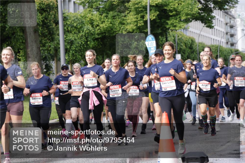 14.06.2026 - REWE Women's Run Jannik Wohlers http://msf.ph/oto/9795454 14.06.2026 09:09:36 Laufen 10170, 0, 10815, 57, 1092, 7, 6, 00, 11436, 11262, 10451, 57, 10291, 11304 meine-sportfotos.de