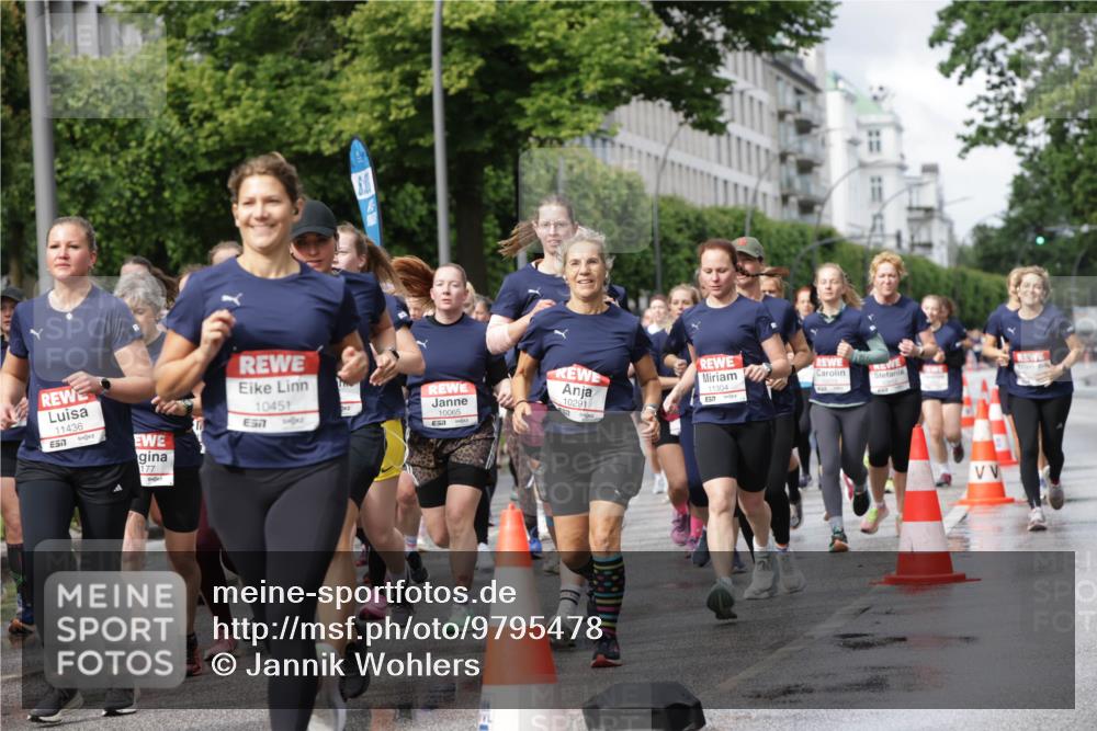 14.06.2026 - REWE Women's Run Jannik Wohlers http://msf.ph/oto/9795478 14.06.2026 09:09:37 Laufen 11436, 657, 177, 10451, 517, 10065, 57, 10291, 11304, 7 meine-sportfotos.de