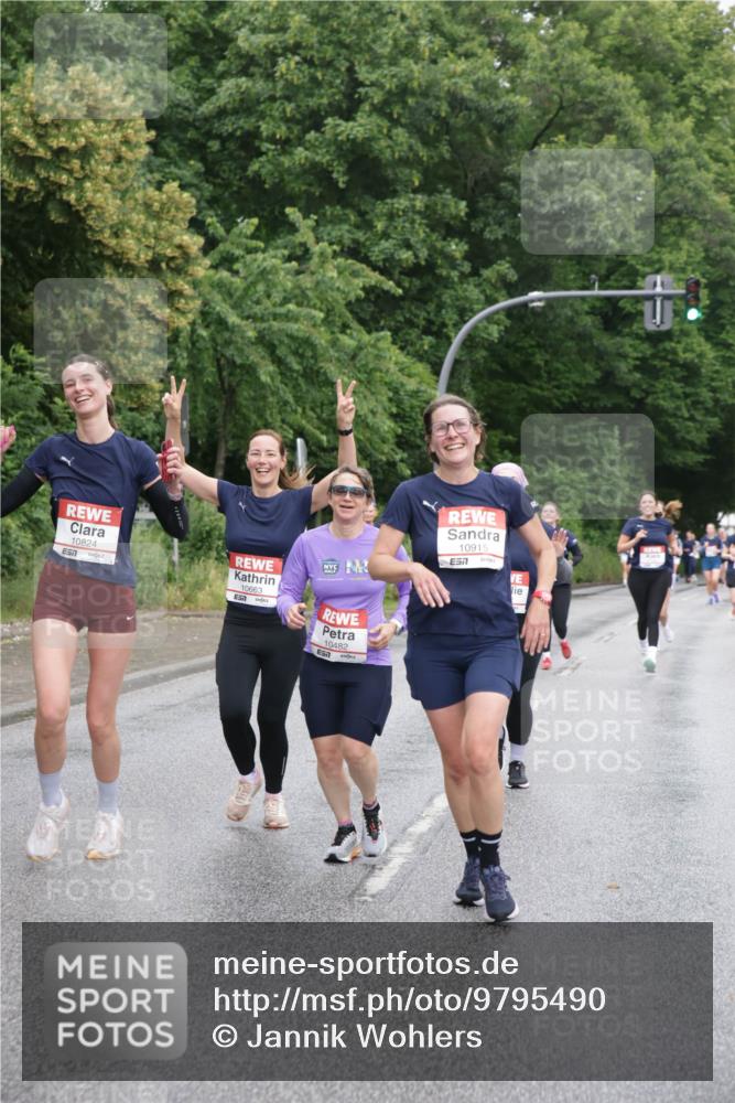 14.06.2026 - REWE Women's Run Jannik Wohlers http://msf.ph/oto/9795490 14.06.2026 09:56:40 Laufen 10824, 10663, 10482, 10915 meine-sportfotos.de