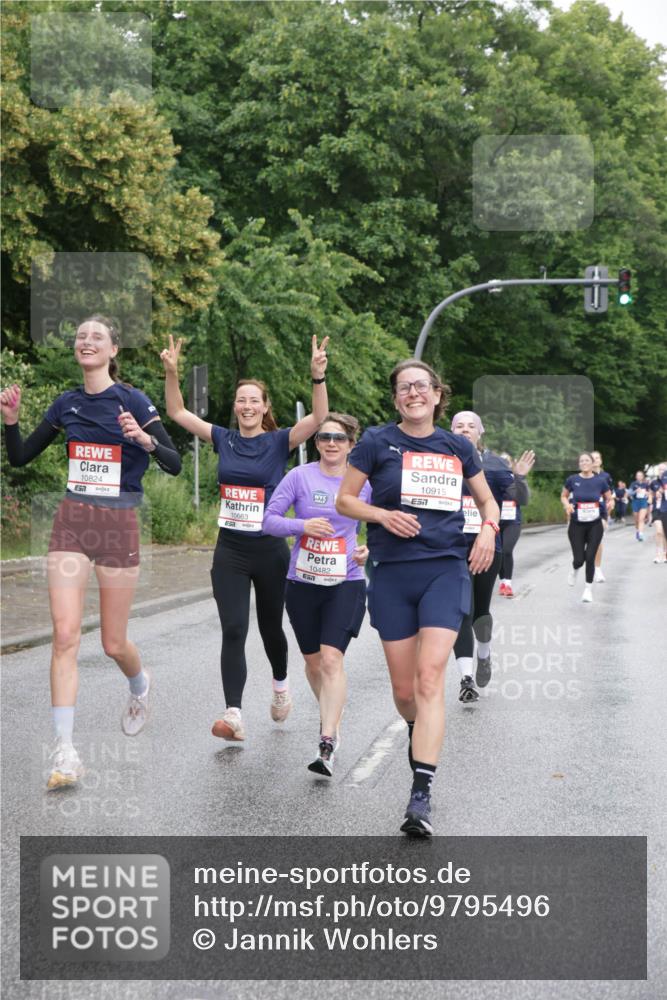 14.06.2026 - REWE Women's Run Jannik Wohlers http://msf.ph/oto/9795496 14.06.2026 09:56:40 Laufen 10824, 651, 10663, 10482, 10915 meine-sportfotos.de