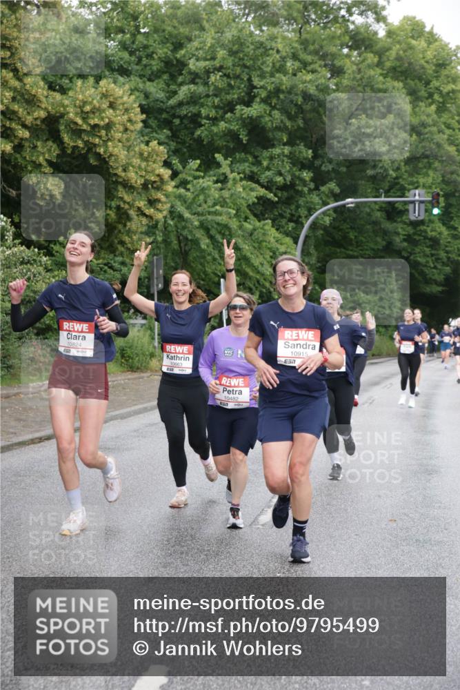 14.06.2026 - REWE Women's Run Jannik Wohlers http://msf.ph/oto/9795499 14.06.2026 09:56:40 Laufen 10824, 10663, 10482, 10915, 7 meine-sportfotos.de