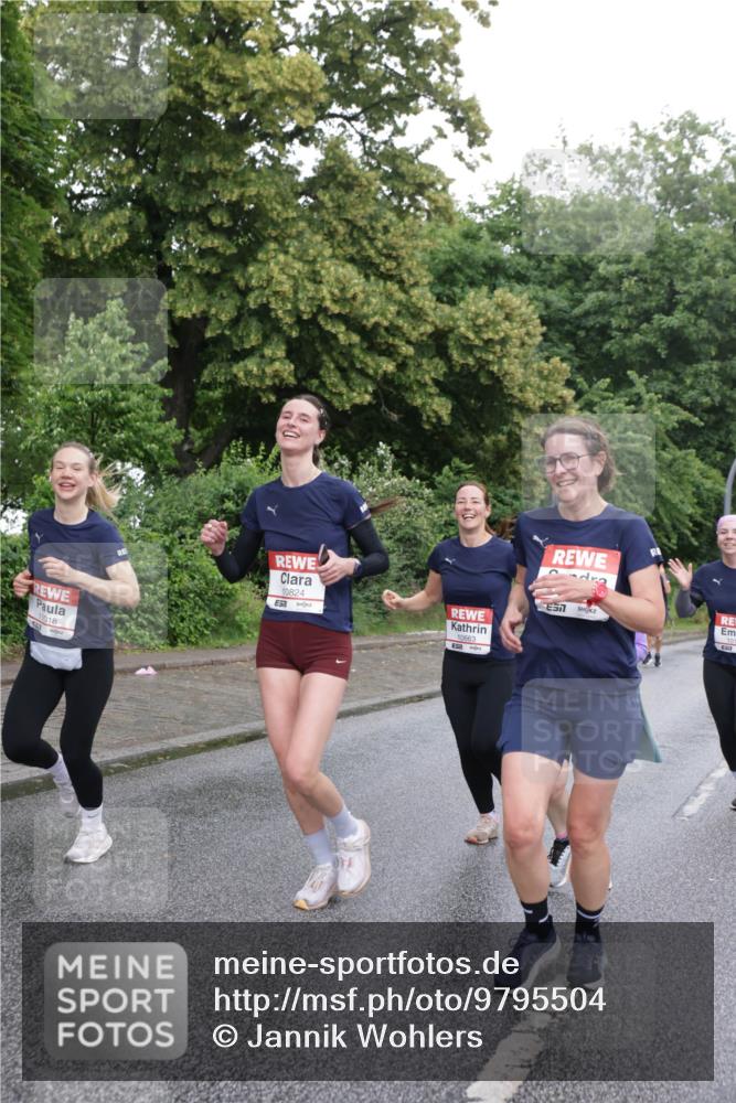 14.06.2026 - REWE Women's Run Jannik Wohlers http://msf.ph/oto/9795504 14.06.2026 09:56:41 Laufen 11018, 10824, 10663 meine-sportfotos.de