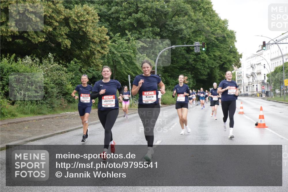14.06.2026 - REWE Women's Run Jannik Wohlers http://msf.ph/oto/9795541 14.06.2026 09:56:44 Laufen 10453, 11044, 11045, 01, 622 meine-sportfotos.de