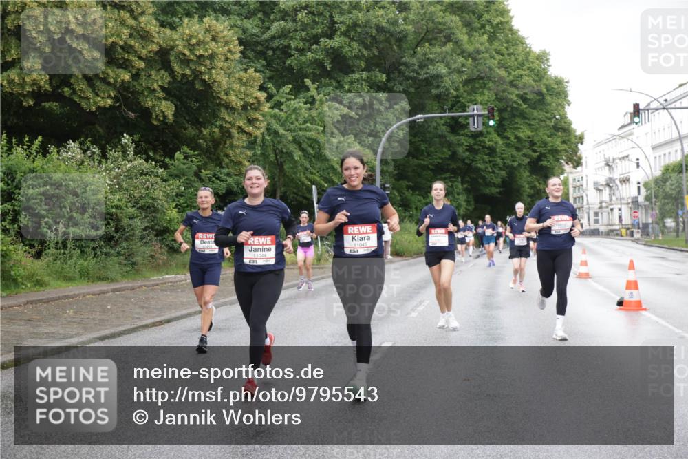 14.06.2026 - REWE Women's Run Jannik Wohlers http://msf.ph/oto/9795543 14.06.2026 09:56:45 Laufen 10453, 62, 11044, 11045, 7 meine-sportfotos.de