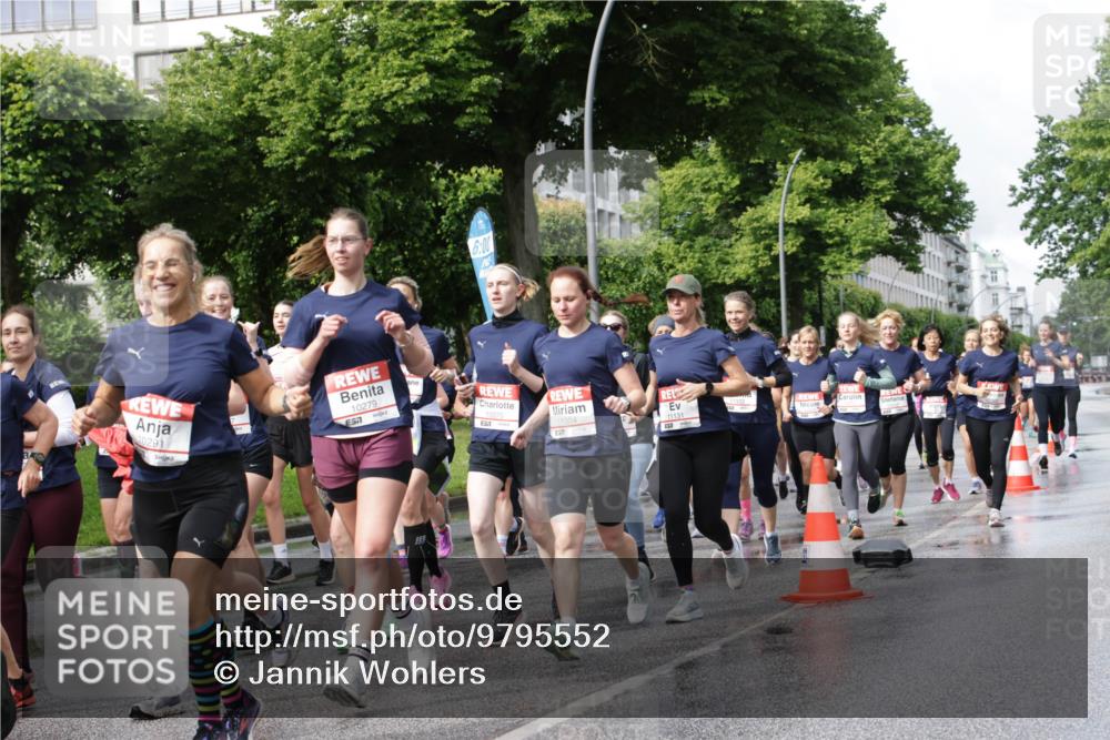 14.06.2026 - REWE Women's Run Jannik Wohlers http://msf.ph/oto/9795552 14.06.2026 09:09:41 Laufen 10291, 10279, 57, 6, 00, 10070, 11304, 57 meine-sportfotos.de