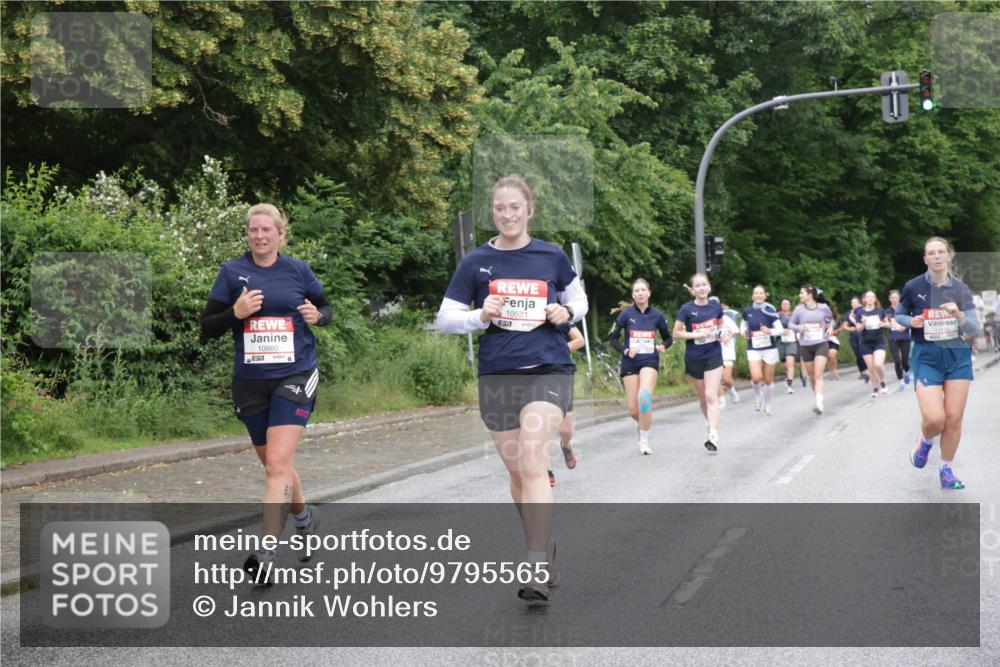 14.06.2026 - REWE Women's Run Jannik Wohlers http://msf.ph/oto/9795565 14.06.2026 09:56:51 Laufen 10860, 10521, 11162 meine-sportfotos.de
