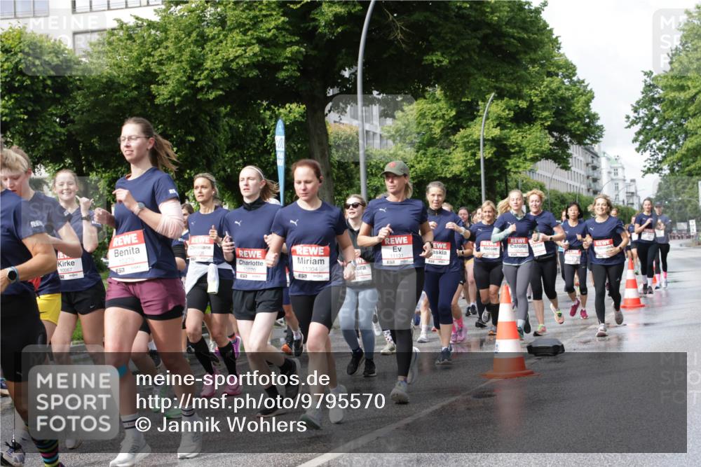 14.06.2026 - REWE Women's Run Jannik Wohlers http://msf.ph/oto/9795570 14.06.2026 09:09:41 Laufen 10067, 10279, 57, 11131, 10070, 11304, 657, 7 meine-sportfotos.de