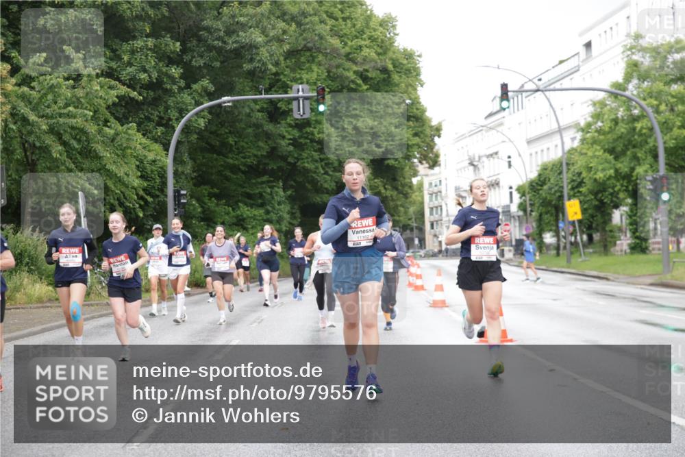 14.06.2026 - REWE Women's Run Jannik Wohlers http://msf.ph/oto/9795576 14.06.2026 09:56:53 Laufen 11162 meine-sportfotos.de
