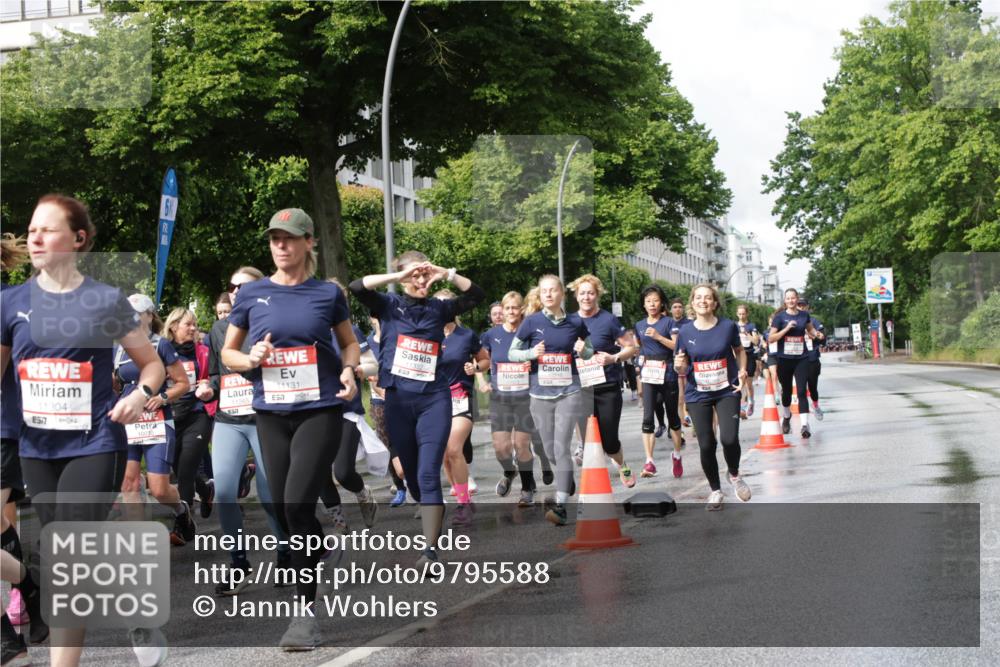 14.06.2026 - REWE Women's Run Jannik Wohlers http://msf.ph/oto/9795588 14.06.2026 09:09:42 Laufen 11304, 517, 11265, 7, 11131, 57 meine-sportfotos.de