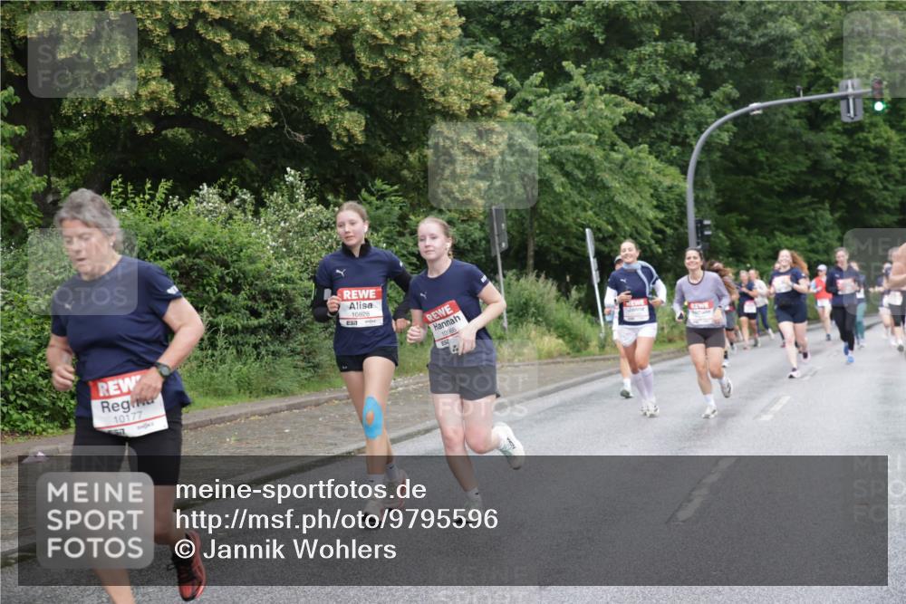 14.06.2026 - REWE Women's Run Jannik Wohlers http://msf.ph/oto/9795596 14.06.2026 09:56:55 Laufen 10177, 10828, 7, 10966 meine-sportfotos.de
