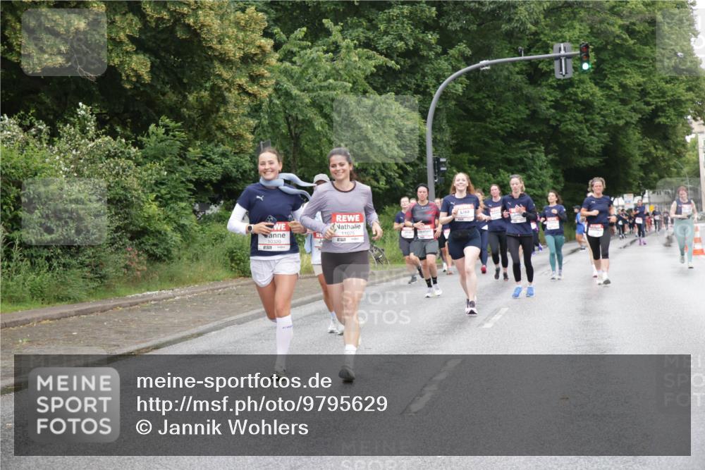 14.06.2026 - REWE Women's Run Jannik Wohlers http://msf.ph/oto/9795629 14.06.2026 09:56:56 Laufen 10320, 11075 meine-sportfotos.de