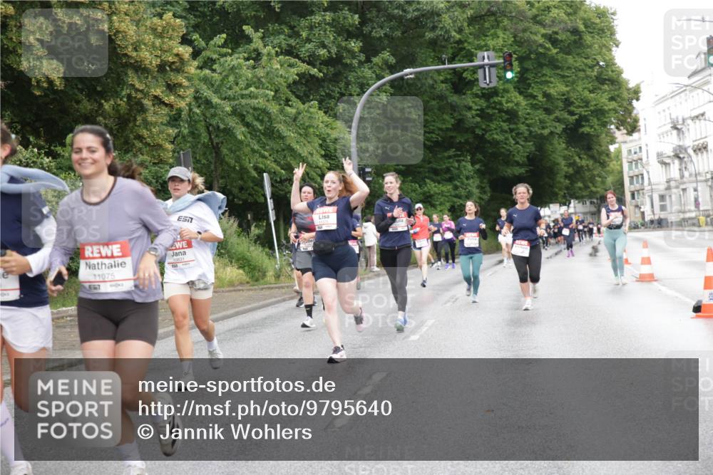 14.06.2026 - REWE Women's Run Jannik Wohlers http://msf.ph/oto/9795640 14.06.2026 09:56:58 Laufen 11075, 10831 meine-sportfotos.de