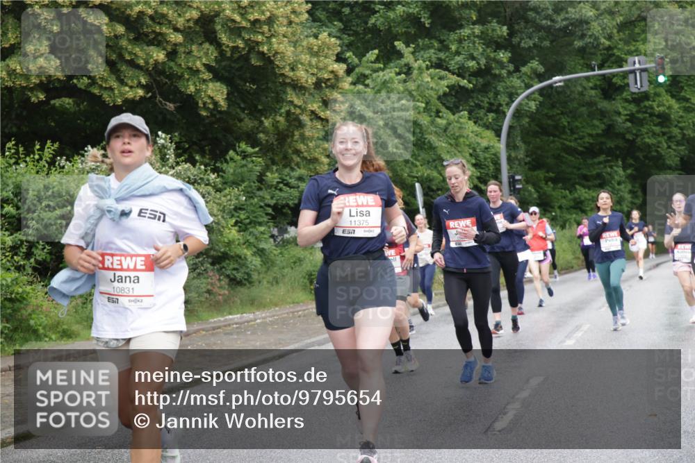 14.06.2026 - REWE Women's Run Jannik Wohlers http://msf.ph/oto/9795654 14.06.2026 09:56:59 Laufen 11375, 7, 10831, 57 meine-sportfotos.de