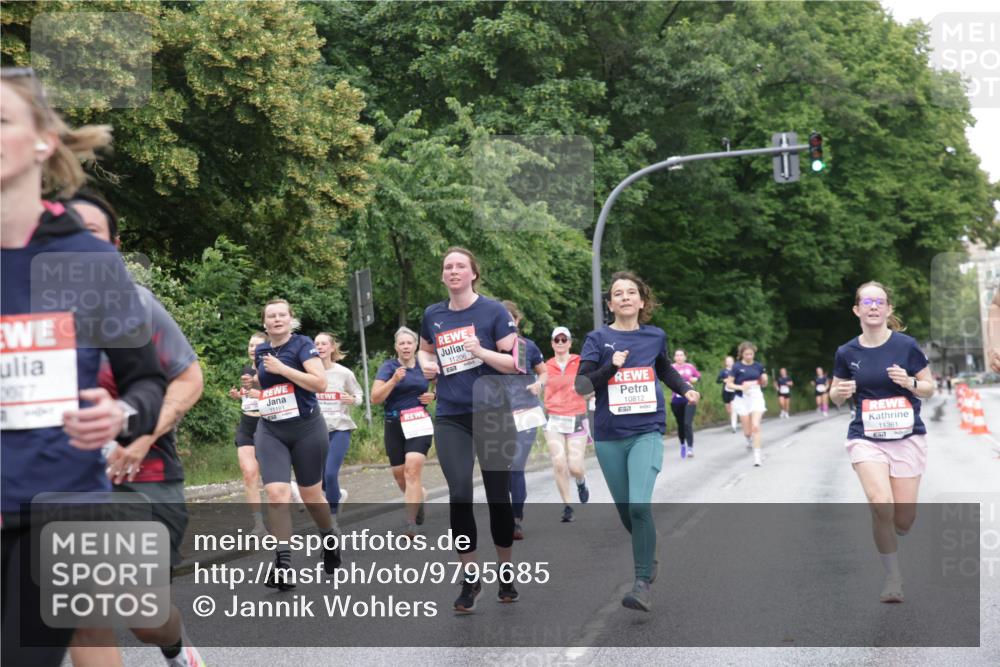 14.06.2026 - REWE Women's Run Jannik Wohlers http://msf.ph/oto/9795685 14.06.2026 09:57:02 Laufen 3077, 11206, 10812, 11361 meine-sportfotos.de
