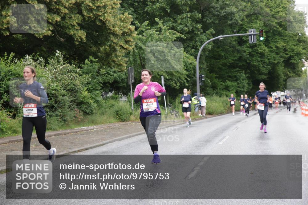 14.06.2026 - REWE Women's Run Jannik Wohlers http://msf.ph/oto/9795753 14.06.2026 09:57:09 Laufen 10817, 11285, 7 meine-sportfotos.de