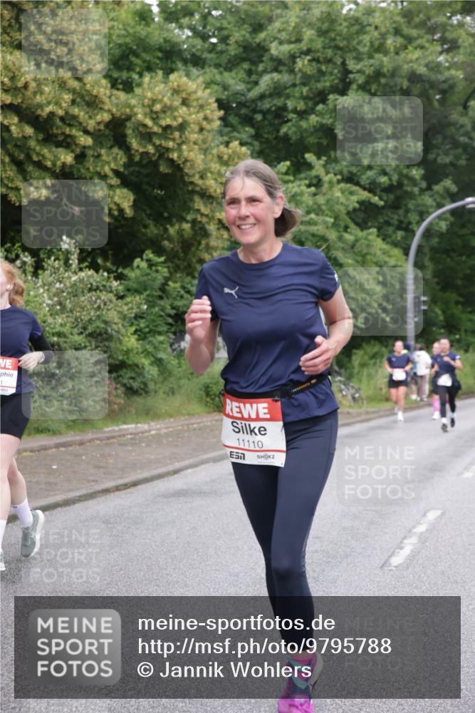 14.06.2026 - REWE Women's Run Jannik Wohlers http://msf.ph/oto/9795788 14.06.2026 09:57:14 Laufen 1, 11110 meine-sportfotos.de