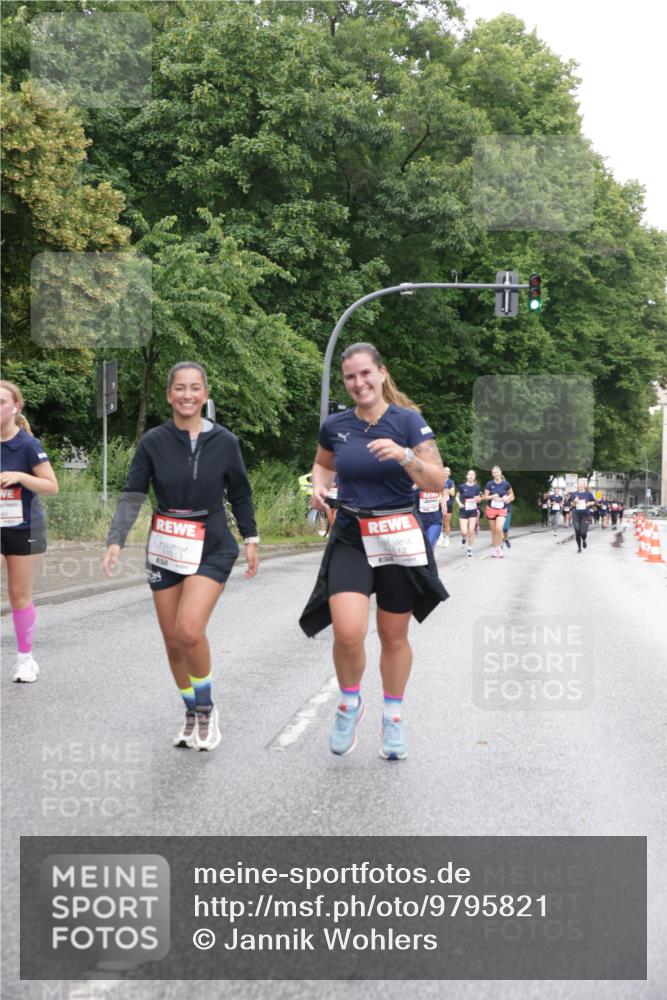 14.06.2026 - REWE Women's Run Jannik Wohlers http://msf.ph/oto/9795821 14.06.2026 09:57:21 Laufen 11513, 11512 meine-sportfotos.de