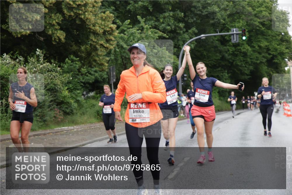14.06.2026 - REWE Women's Run Jannik Wohlers http://msf.ph/oto/9795865 14.06.2026 09:57:29 Laufen 10780, 7, 22901, 10733 meine-sportfotos.de
