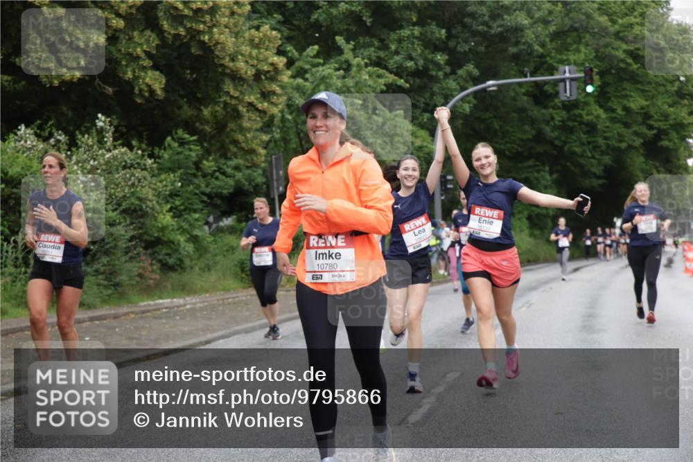 14.06.2026 - REWE Women's Run Jannik Wohlers http://msf.ph/oto/9795866 14.06.2026 09:57:29 Laufen 10251, 10780, 7, 10622, 10733 meine-sportfotos.de