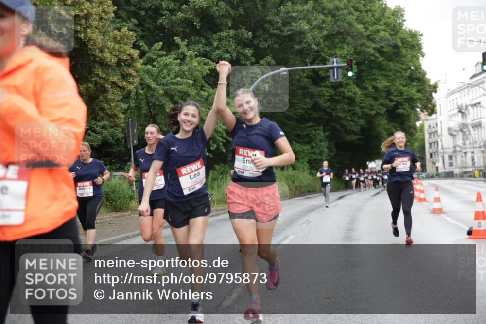 14.06.2026 - REWE Women's Run Jannik Wohlers http://msf.ph/oto/9795873 14.06.2026 09:57:29 Laufen 10622, 10733 meine-sportfotos.de