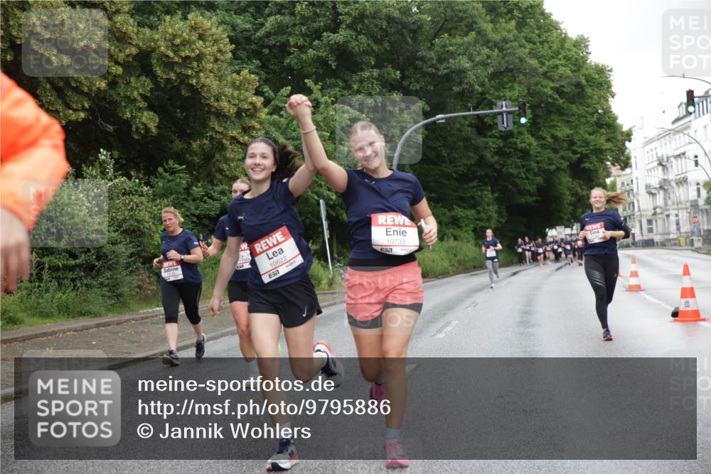 14.06.2026 - REWE Women's Run Jannik Wohlers http://msf.ph/oto/9795886 14.06.2026 09:57:30 Laufen 1506, 10622, 7, 10733, 57 meine-sportfotos.de