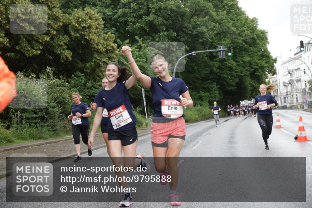 14.06.2026 - REWE Women's Run Jannik Wohlers http://msf.ph/oto/9795888 14.06.2026 09:57:30 Laufen 10622, 57, 10733, 7 meine-sportfotos.de