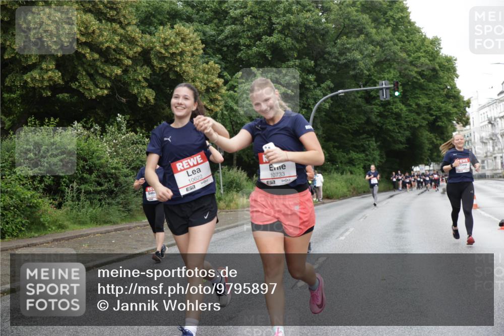14.06.2026 - REWE Women's Run Jannik Wohlers http://msf.ph/oto/9795897 14.06.2026 09:57:30 Laufen 10622, 7, 10733, 57 meine-sportfotos.de
