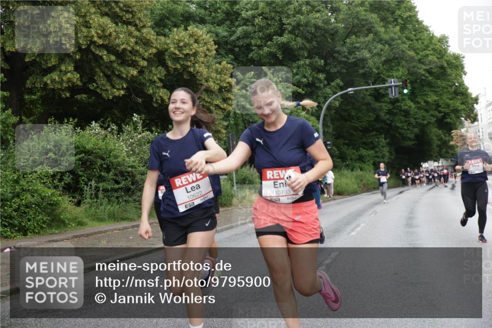 14.06.2026 - REWE Women's Run Jannik Wohlers http://msf.ph/oto/9795900 14.06.2026 09:57:30 Laufen 10622, 57, 10733, 51 meine-sportfotos.de