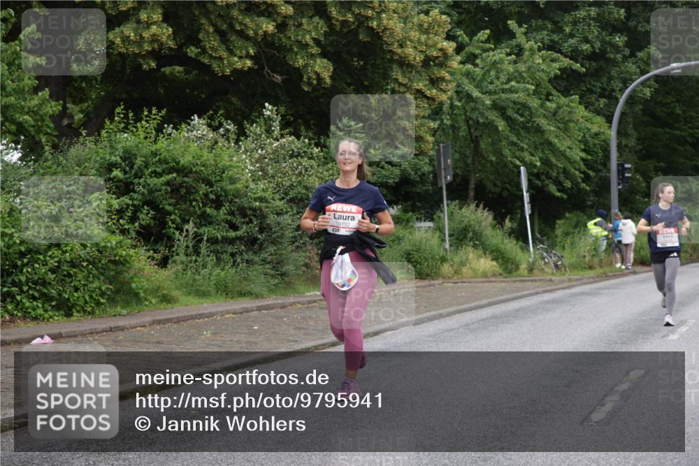 14.06.2026 - REWE Women's Run Jannik Wohlers http://msf.ph/oto/9795941 14.06.2026 09:57:35 Laufen 10132, 37 meine-sportfotos.de