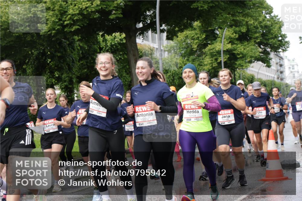 14.06.2026 - REWE Women's Run Jannik Wohlers http://msf.ph/oto/9795942 14.06.2026 09:10:04 Laufen 10082, 11107, 57, 10222, 57, 10104, 7, 11191 meine-sportfotos.de
