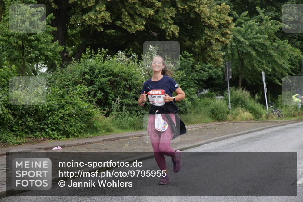 14.06.2026 - REWE Women's Run Jannik Wohlers http://msf.ph/oto/9795955 14.06.2026 09:57:35 Laufen 10132, 3 meine-sportfotos.de