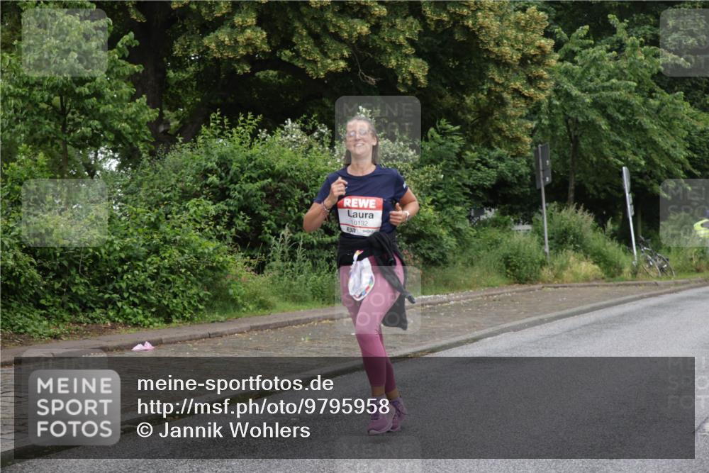 14.06.2026 - REWE Women's Run Jannik Wohlers http://msf.ph/oto/9795958 14.06.2026 09:57:35 Laufen 10132, 37 meine-sportfotos.de