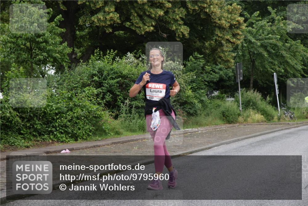 14.06.2026 - REWE Women's Run Jannik Wohlers http://msf.ph/oto/9795960 14.06.2026 09:57:35 Laufen 10132, 37 meine-sportfotos.de