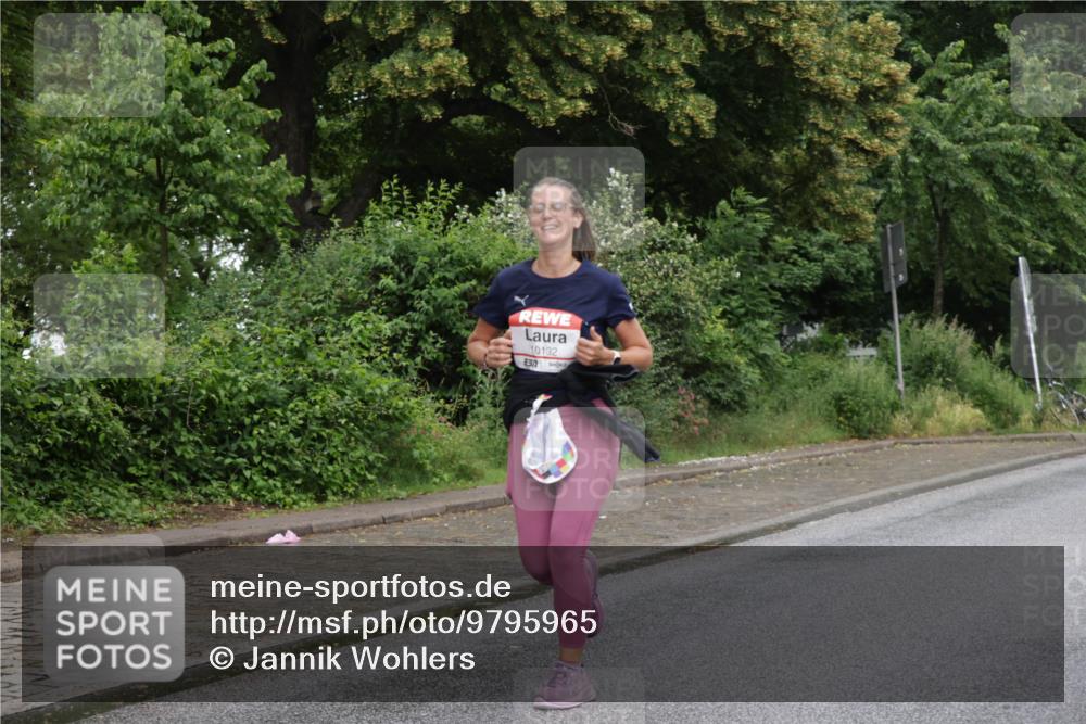 14.06.2026 - REWE Women's Run Jannik Wohlers http://msf.ph/oto/9795965 14.06.2026 09:57:35 Laufen 10132, 37 meine-sportfotos.de