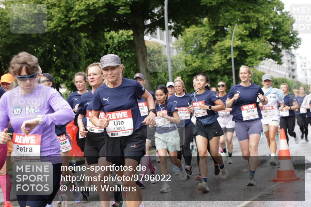 14.06.2026 - REWE Women's Run Jannik Wohlers http://msf.ph/oto/9796022 14.06.2026 09:10:07 Laufen 10482, 57, 0090, 7, 10898, 11091, 11027, 1031, 10875 meine-sportfotos.de