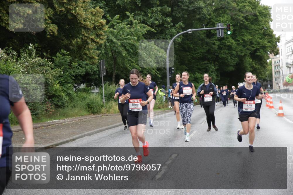 14.06.2026 - REWE Women's Run Jannik Wohlers http://msf.ph/oto/9796057 14.06.2026 09:57:50 Laufen 10932, 11448 meine-sportfotos.de