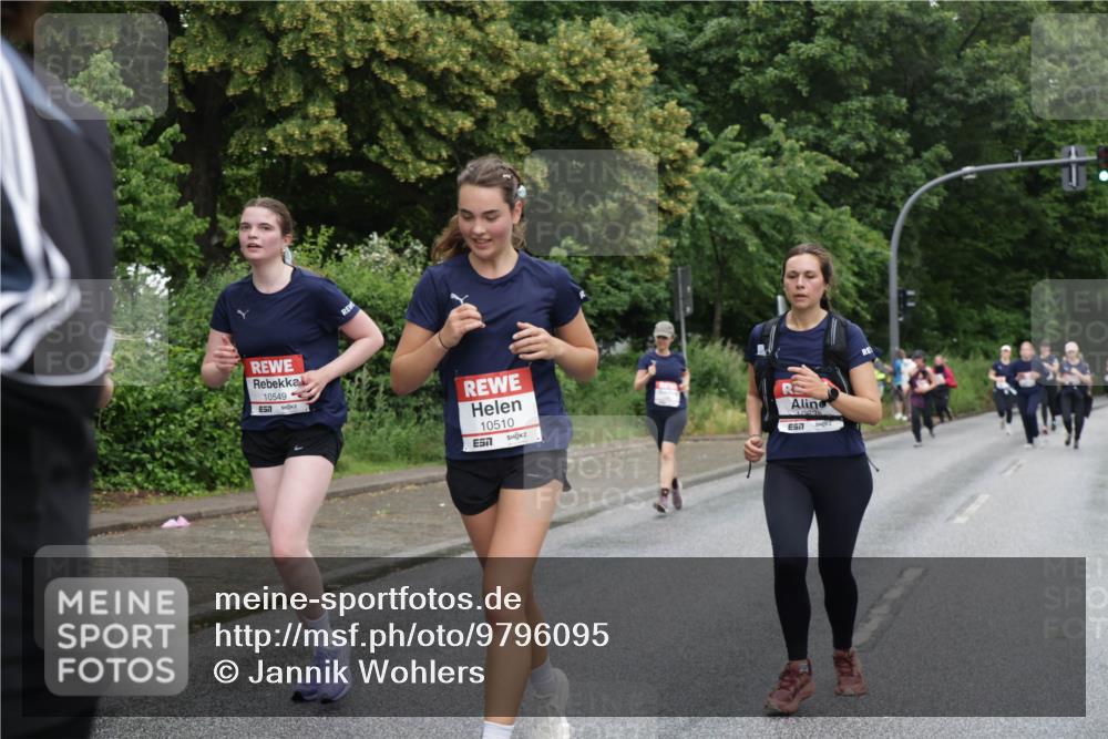 14.06.2026 - REWE Women's Run Jannik Wohlers http://msf.ph/oto/9796095 14.06.2026 09:57:55 Laufen 10549, 10510, 7, 57 meine-sportfotos.de
