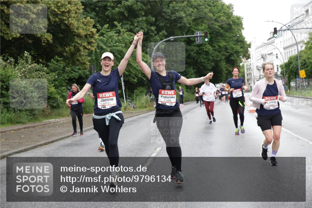 14.06.2026 - REWE Women's Run Jannik Wohlers http://msf.ph/oto/9796134 14.06.2026 09:58:04 Laufen 10181, 6571, 11469, 10983 meine-sportfotos.de
