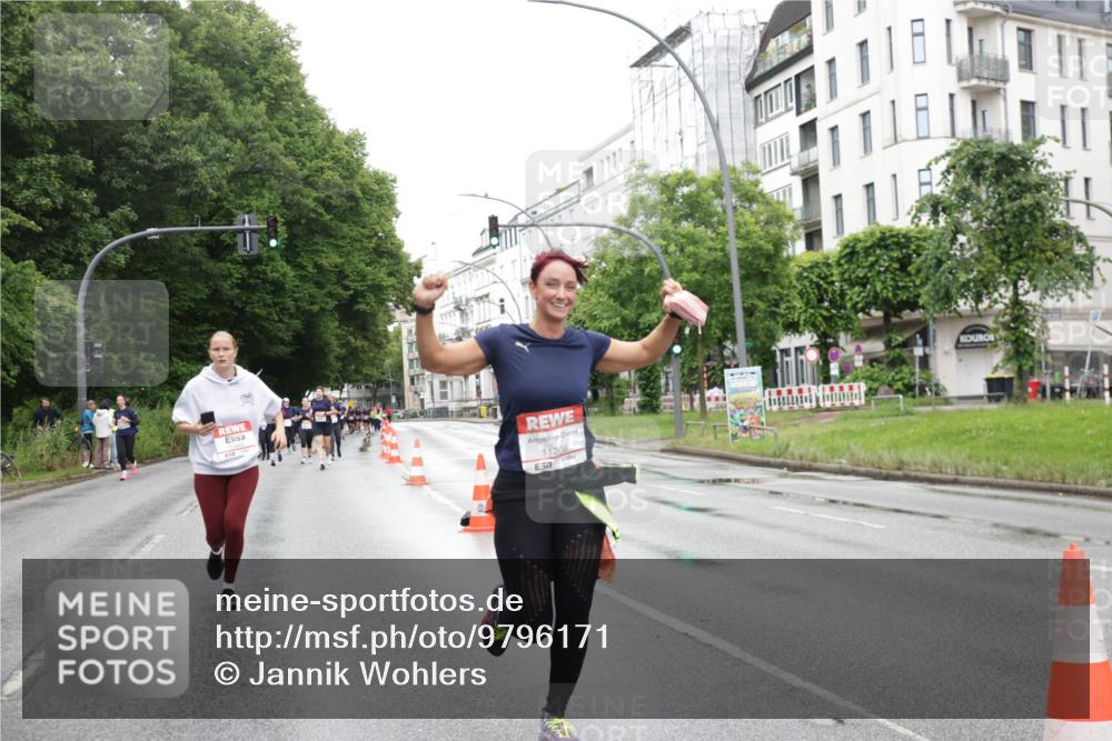 14.06.2026 - REWE Women's Run Jannik Wohlers http://msf.ph/oto/9796171 14.06.2026 09:58:07 Laufen 11208 meine-sportfotos.de