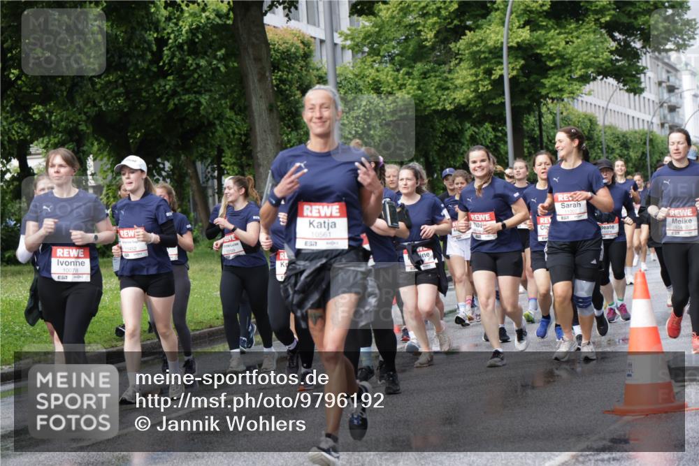 14.06.2026 - REWE Women's Run Jannik Wohlers http://msf.ph/oto/9796192 14.06.2026 09:10:19 Laufen 10078, 11452, 10199, 10561, 57, 10410, 657 meine-sportfotos.de