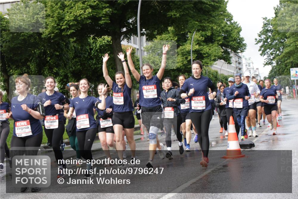 14.06.2026 - REWE Women's Run Jannik Wohlers http://msf.ph/oto/9796247 14.06.2026 09:10:21 Laufen 10582, 10811, 57, 10341, 7, 10276, 657, 657, 10839, 10410 meine-sportfotos.de