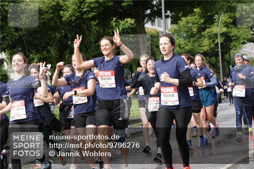 14.06.2026 - REWE Women's Run Jannik Wohlers http://msf.ph/oto/9796276 14.06.2026 09:10:22 Laufen 10341, 7, 10448, 102, 7, 11187, 57, 11002, 57, 10410, 10261, 657 meine-sportfotos.de