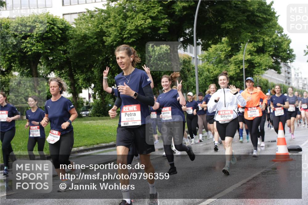 14.06.2026 - REWE Women's Run Jannik Wohlers http://msf.ph/oto/9796359 14.06.2026 09:10:33 Laufen 57, 11078, 10160, 57, 10640 meine-sportfotos.de