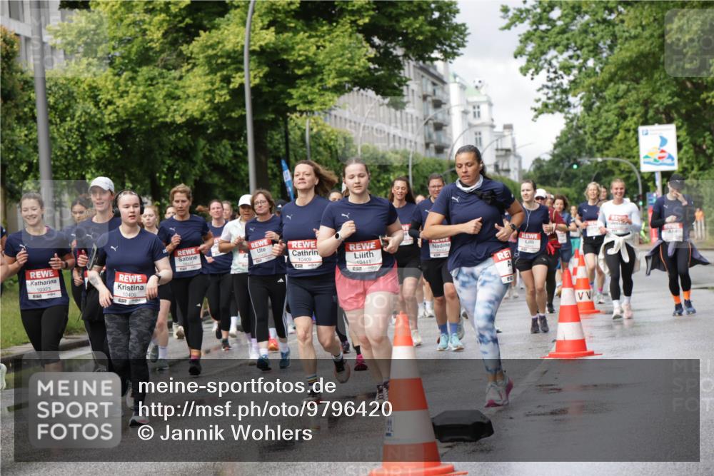 14.06.2026 - REWE Women's Run Jannik Wohlers http://msf.ph/oto/9796420 14.06.2026 09:10:38 Laufen 10409, 10441, 10064, 10323, 10406 meine-sportfotos.de
