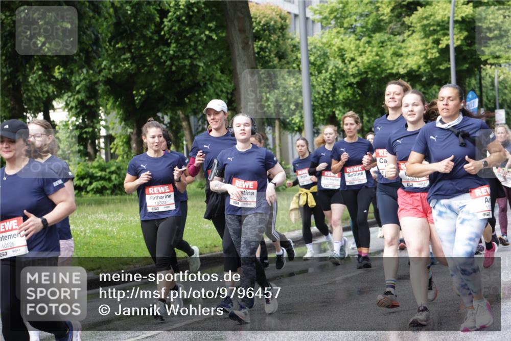 14.06.2026 - REWE Women's Run Jannik Wohlers http://msf.ph/oto/9796457 14.06.2026 09:10:39 Laufen 10525, 7, 10323, 7, 406, 044, 61 meine-sportfotos.de
