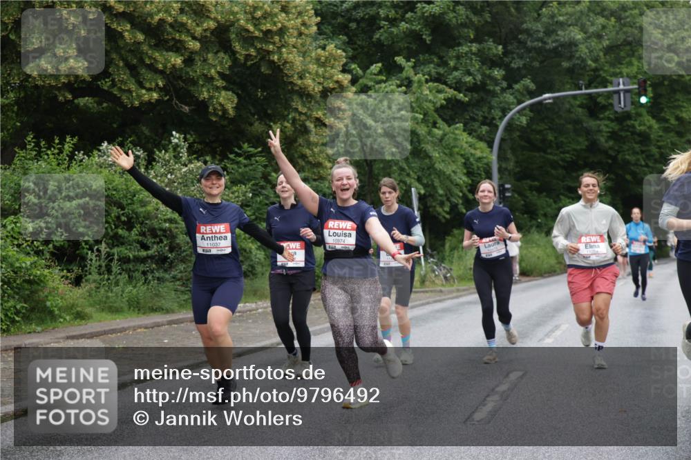 14.06.2026 - REWE Women's Run Jannik Wohlers http://msf.ph/oto/9796492 14.06.2026 09:58:48 Laufen 11037, 7, 10974, 10478 meine-sportfotos.de