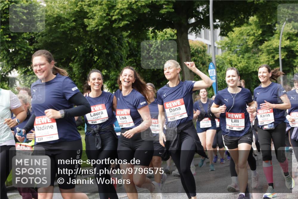14.06.2026 - REWE Women's Run Jannik Wohlers http://msf.ph/oto/9796575 14.06.2026 09:10:45 Laufen 10980, 577, 10064, 657, 10412, 51, 10413, 10890, 57, 1290, 630, 11448, 10567, 57, 109, 577 meine-sportfotos.de